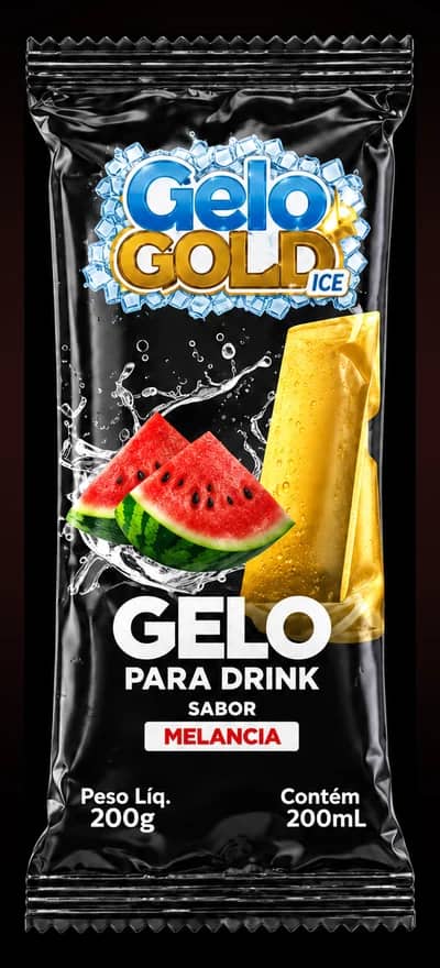 Embalagem preta de gelo para drink sabor melancia, com fatias de melancia na frente.